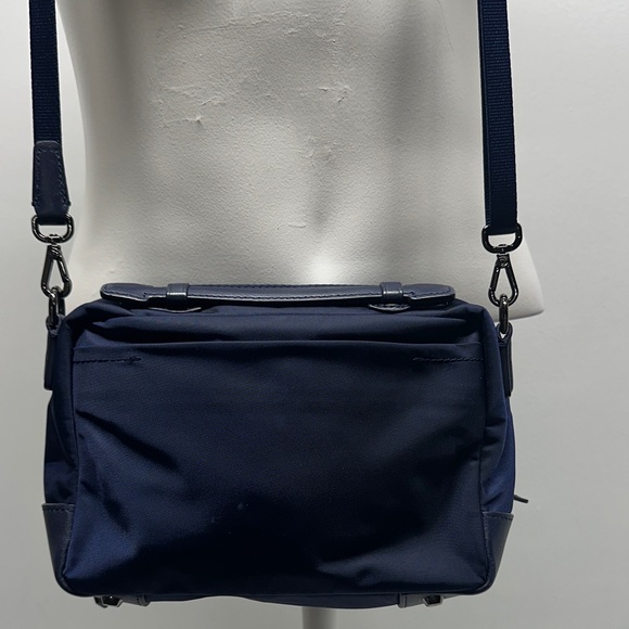 Tumi Voyageur Luanda Flight Bag Crossbody Adjustable Strap Nylon Purse Navy Blue - Picture 6 of 11